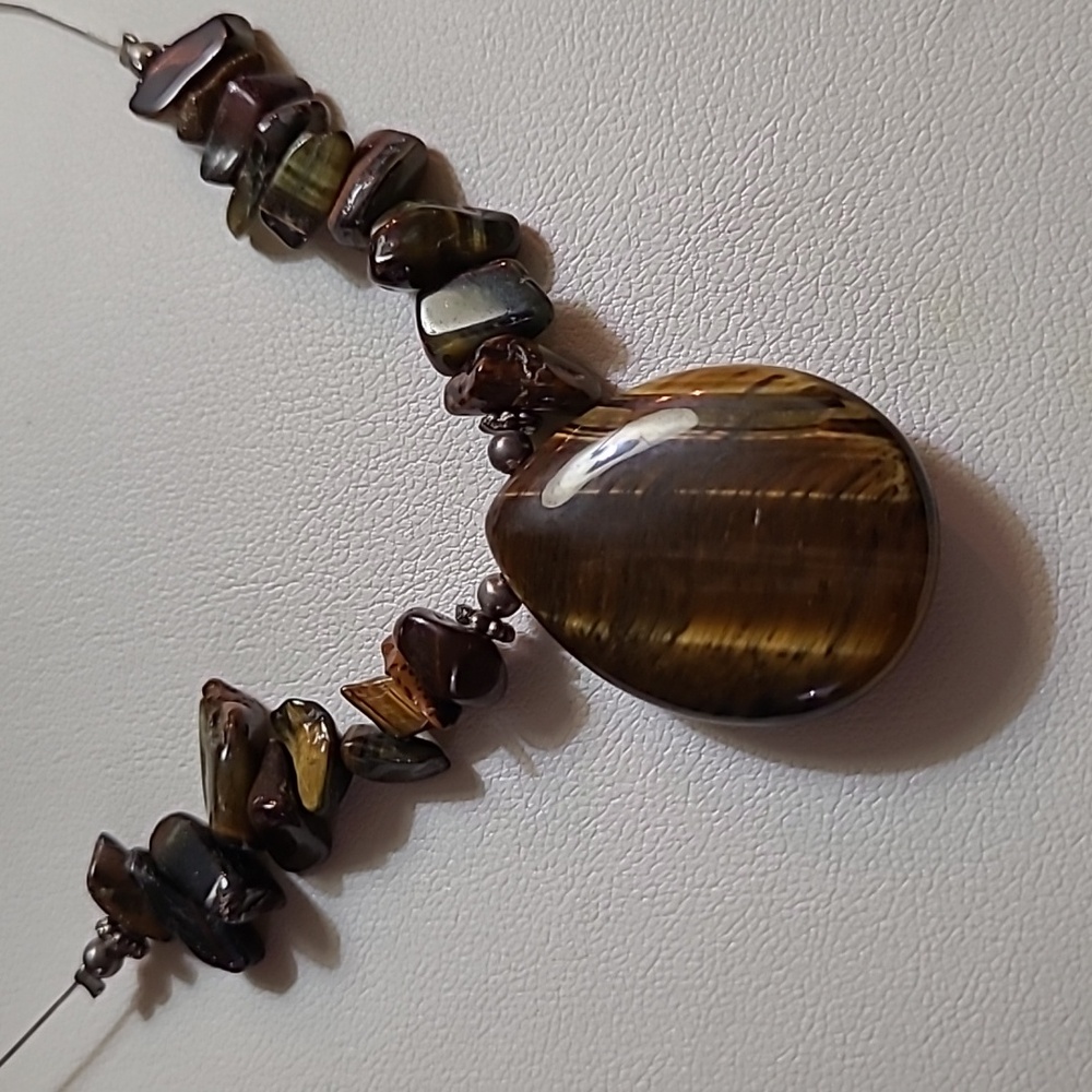 2/$22 Tiger's eye chip necklace with teardrop pendant